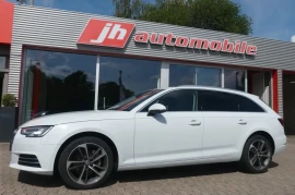 Audi A4 Avant Sport Virtual Head