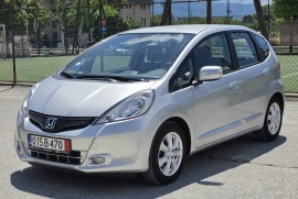 Honda Jazz 1.4i-VTEC Пълна история в ХОНДА, 8 гуми