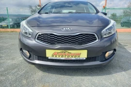 Kia Ceed 1.4 -90KC HAВИГАЦИЯ 6 - СКОРОСТИ ТОП СЪСТ